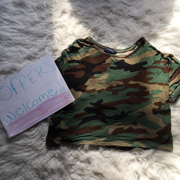 Forever 21 Tops - Forever 21 camo crop top! Forever 21 Tops - Forever 21 camo crop top!